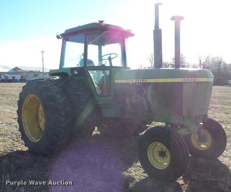 image for item L3370 1976 John Deere 4430 tractor