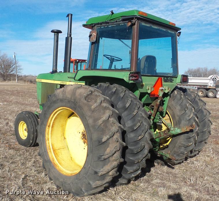 image for item L3370 1976 John Deere 4430 tractor