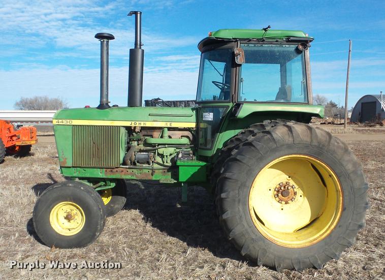 image for item L3370 1976 John Deere 4430 tractor