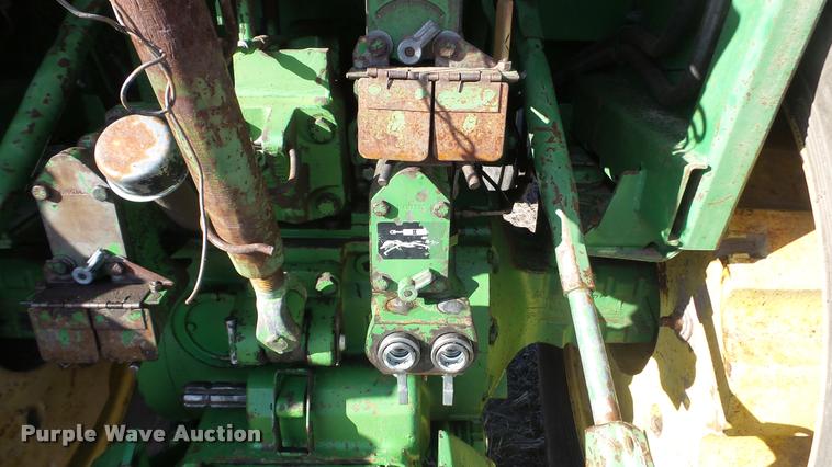 image for item L3370 1976 John Deere 4430 tractor