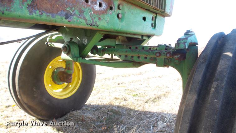 image for item L3370 1976 John Deere 4430 tractor
