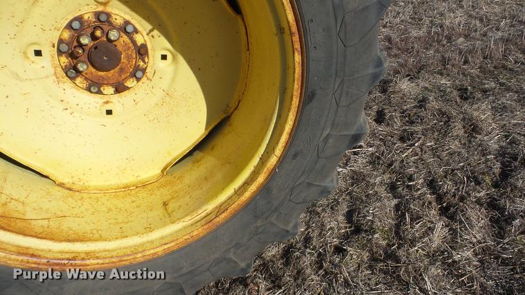 image for item L3370 1976 John Deere 4430 tractor