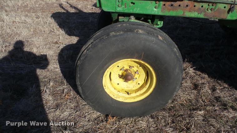 image for item L3370 1976 John Deere 4430 tractor