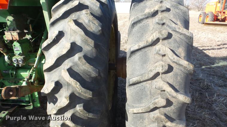 image for item L3370 1976 John Deere 4430 tractor