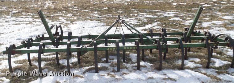 image for item L4216 John Deere field cultivator/harrow
