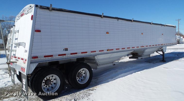 image for item BZ9974 2007 Wilson DWH-5010 double hopper grain trailer