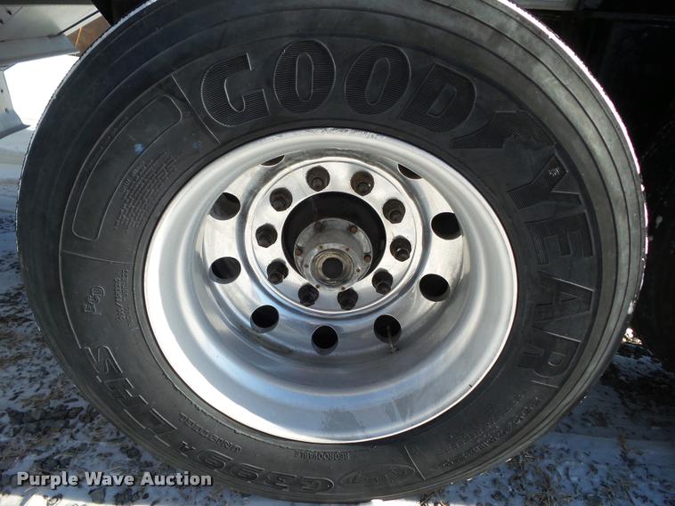 image for item BZ9974 2007 Wilson DWH-5010 double hopper grain trailer