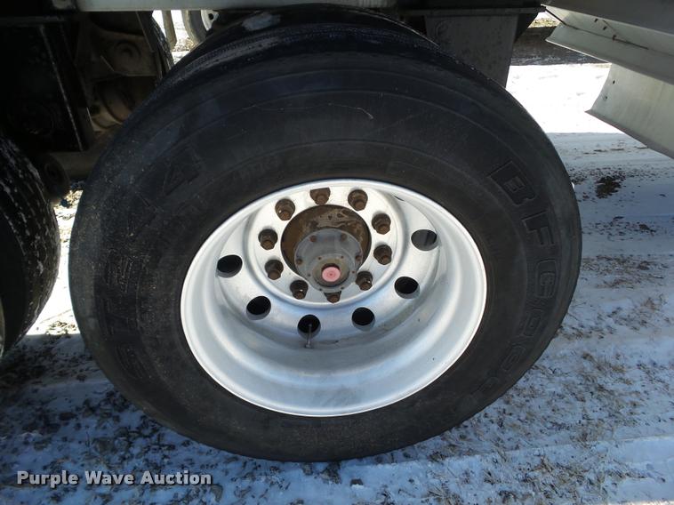 image for item BZ9974 2007 Wilson DWH-5010 double hopper grain trailer