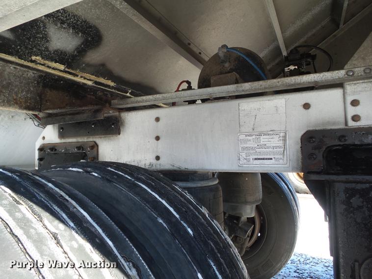 image for item BZ9974 2007 Wilson DWH-5010 double hopper grain trailer