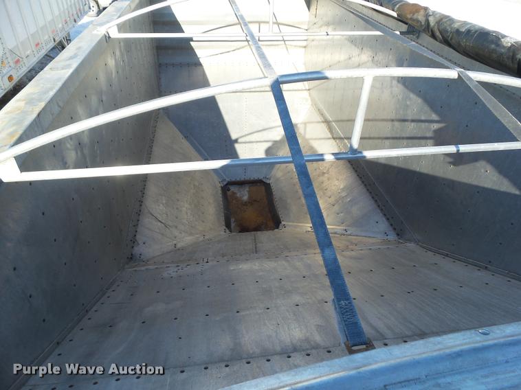 image for item BZ9974 2007 Wilson DWH-5010 double hopper grain trailer