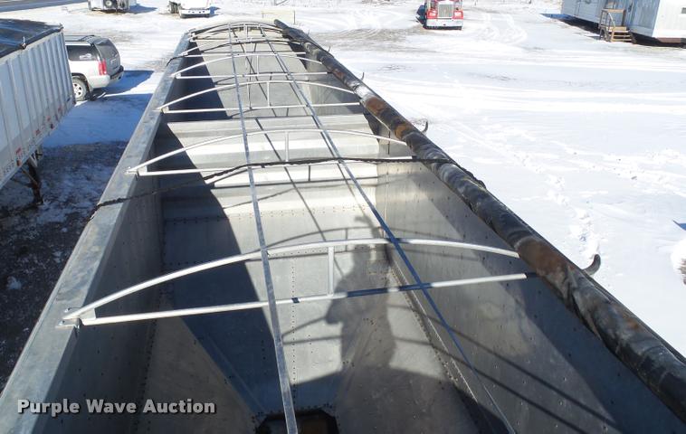 image for item BZ9974 2007 Wilson DWH-5010 double hopper grain trailer