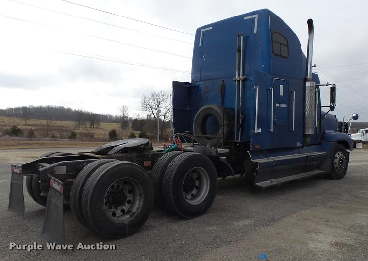 image for item DA2504 1995 Freightliner FLD semi truck
