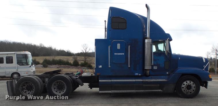 image for item DA2504 1995 Freightliner FLD semi truck