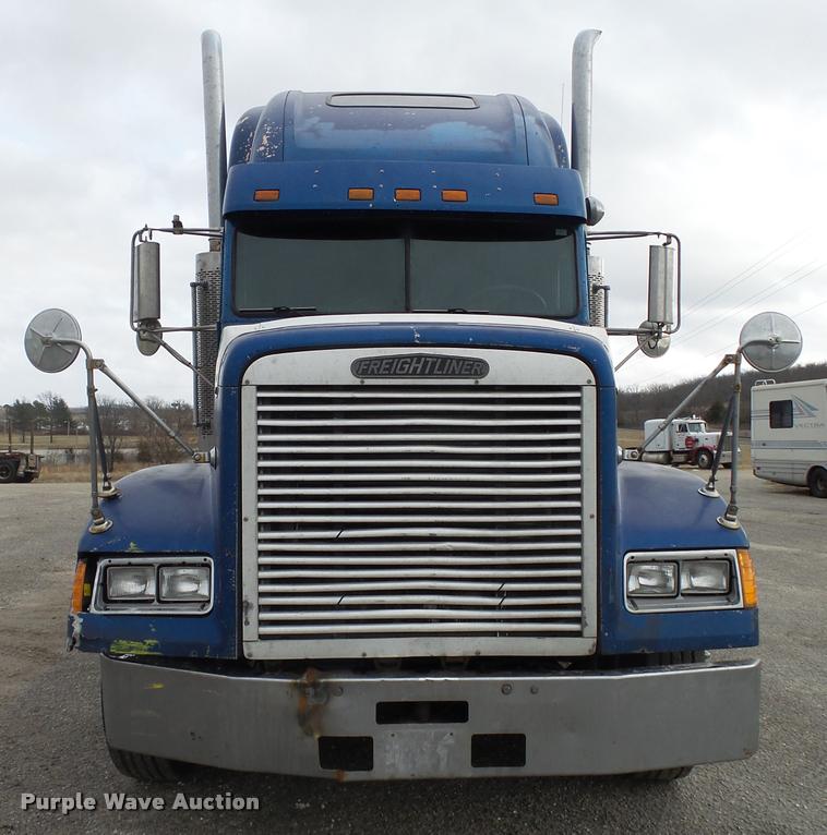 image for item DA2504 1995 Freightliner FLD semi truck
