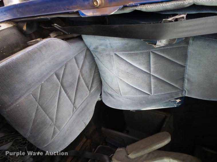 image for item DA2504 1995 Freightliner FLD semi truck