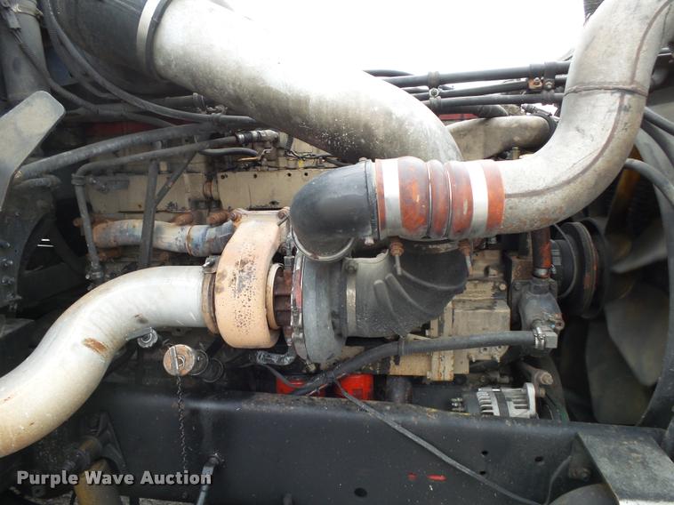 image for item DA2504 1995 Freightliner FLD semi truck