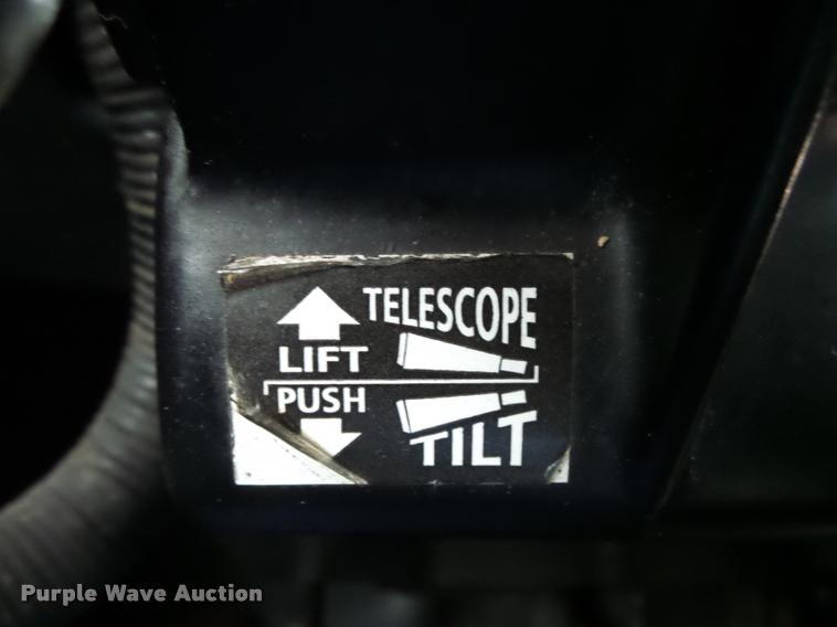 image for item DA2504 1995 Freightliner FLD semi truck