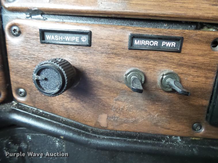 image for item DA2504 1995 Freightliner FLD semi truck