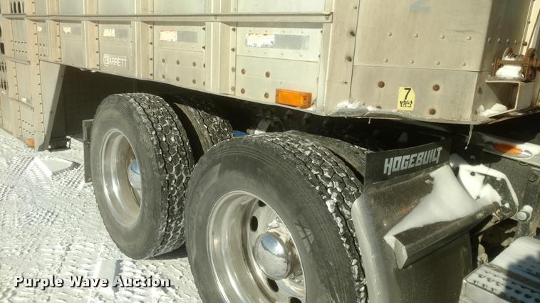 image for item DB0830 1995 Barrett livestock trailer