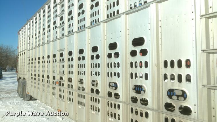 image for item DB0830 1995 Barrett livestock trailer