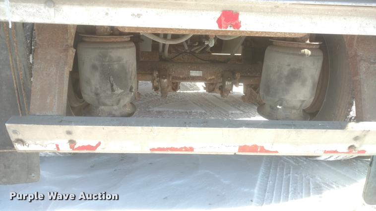 image for item DB0830 1995 Barrett livestock trailer