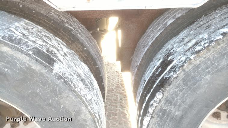 image for item DB0830 1995 Barrett livestock trailer