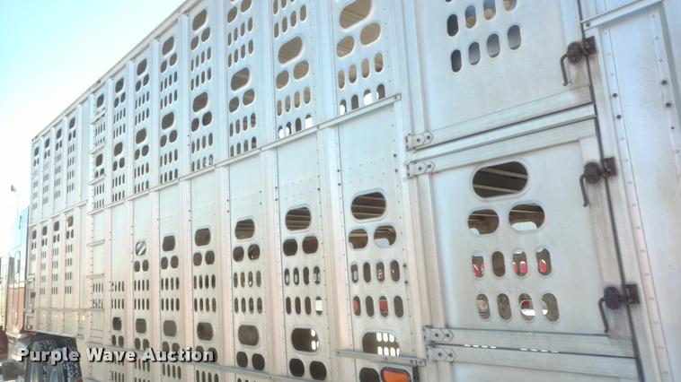 image for item DB0830 1995 Barrett livestock trailer