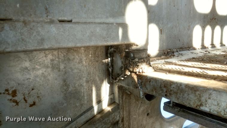 image for item DB0830 1995 Barrett livestock trailer