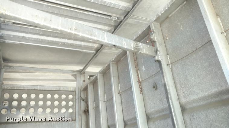 image for item DB0830 1995 Barrett livestock trailer