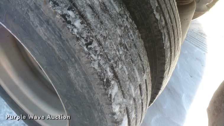 image for item DB0830 1995 Barrett livestock trailer