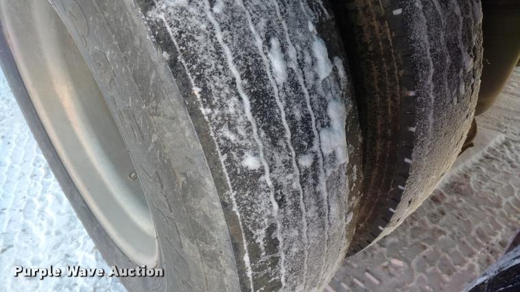 image for item DB0830 1995 Barrett livestock trailer