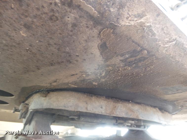 image for item DB1789 2004 Corn Husker 800ALSSR double hopper grain trailer