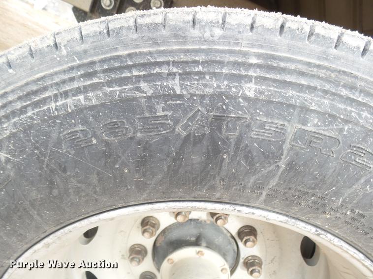 image for item DB1789 2004 Corn Husker 800ALSSR double hopper grain trailer