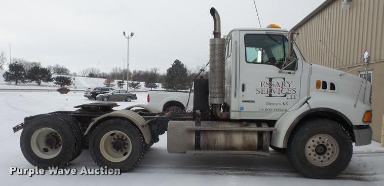 image for item DB2857 2007 Sterling A9500 semi truck