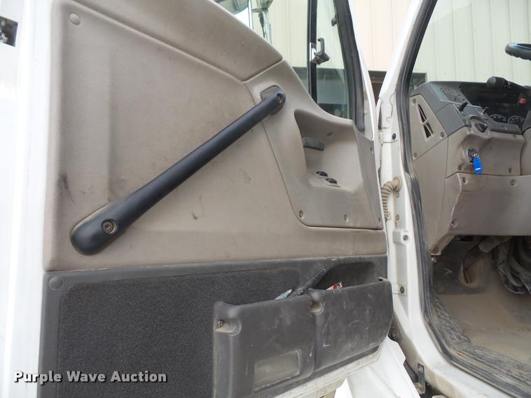 image for item DB2857 2007 Sterling A9500 semi truck