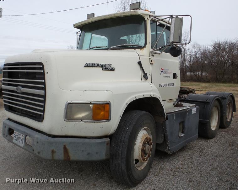 image for item DB5404 1994 Ford LTA9000 Aero Max 106 semi truck