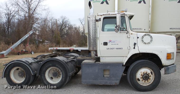 image for item DB5404 1994 Ford LTA9000 Aero Max 106 semi truck