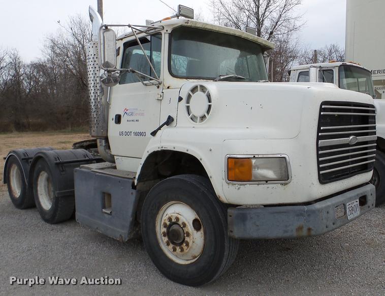 image for item DB5404 1994 Ford LTA9000 Aero Max 106 semi truck