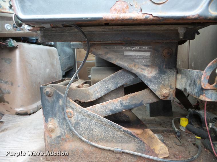 image for item DB5404 1994 Ford LTA9000 Aero Max 106 semi truck