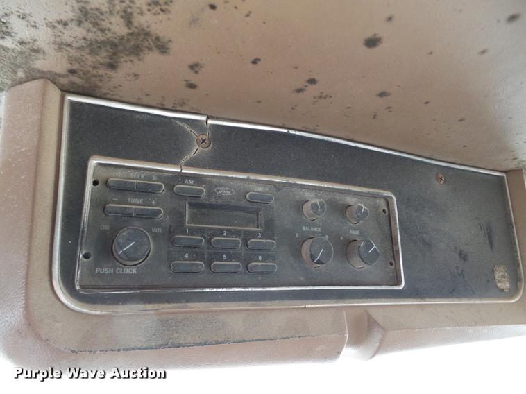 image for item DB5404 1994 Ford LTA9000 Aero Max 106 semi truck