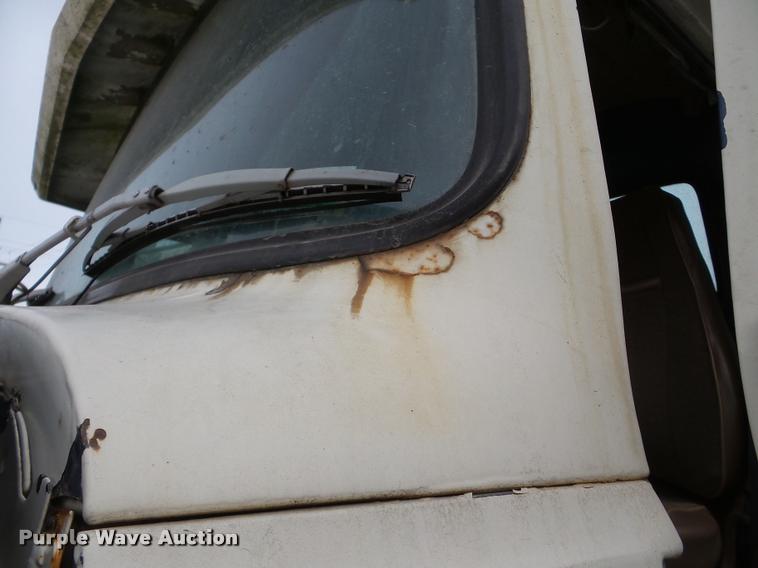 image for item DB5404 1994 Ford LTA9000 Aero Max 106 semi truck