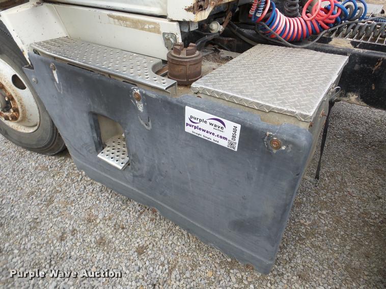 image for item DB5404 1994 Ford LTA9000 Aero Max 106 semi truck