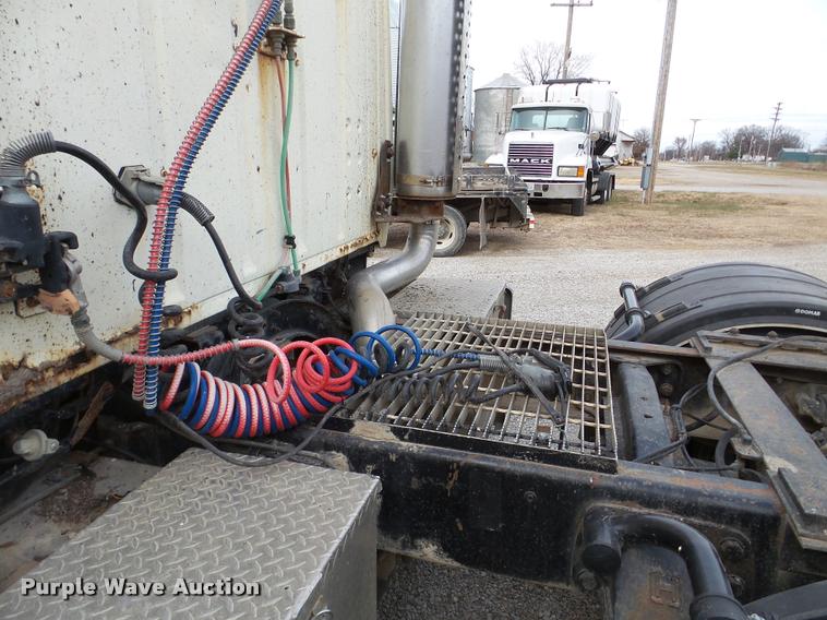 image for item DB5404 1994 Ford LTA9000 Aero Max 106 semi truck