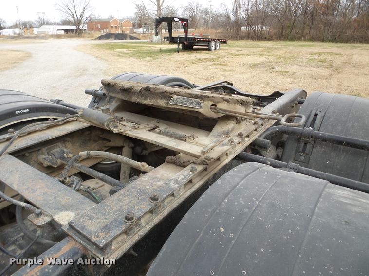 image for item DB5404 1994 Ford LTA9000 Aero Max 106 semi truck