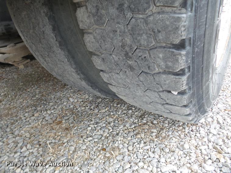 image for item DB5404 1994 Ford LTA9000 Aero Max 106 semi truck