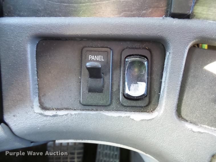 image for item J5452 2006 Freightliner Columbia semi truck