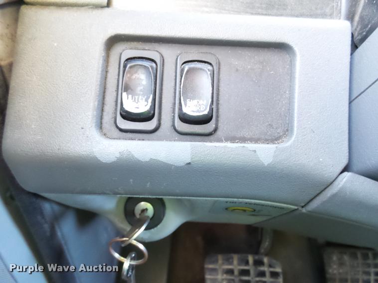 image for item J5452 2006 Freightliner Columbia semi truck