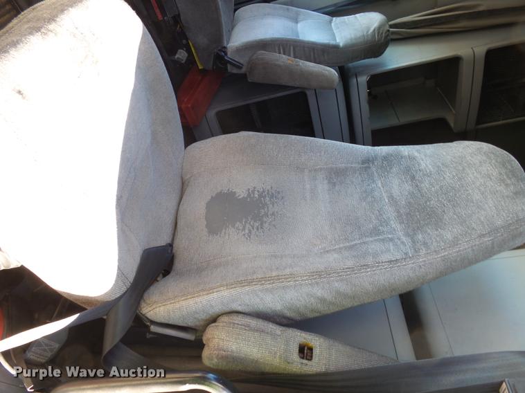 image for item J5452 2006 Freightliner Columbia semi truck