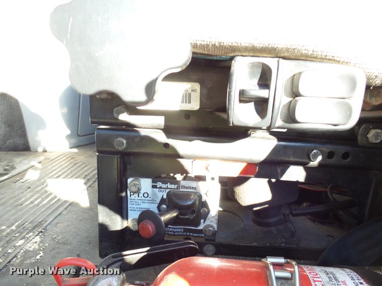 image for item J5452 2006 Freightliner Columbia semi truck