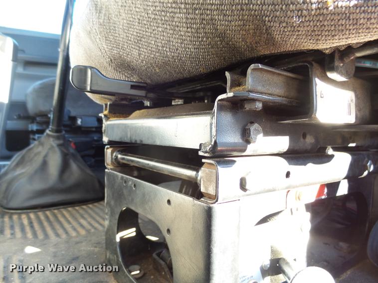 image for item J5452 2006 Freightliner Columbia semi truck